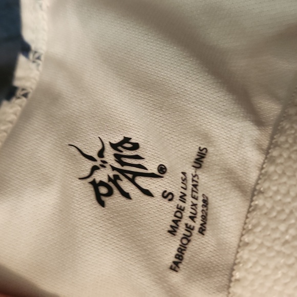 ⚫️PRANA TANK - Picture 2 of 2